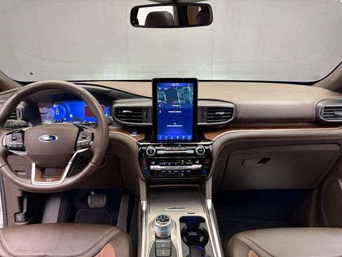 Used 2021 Ford Explorer King Ranch w/ Premium Technology Package AWD/4WD image 27