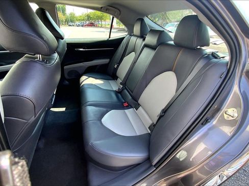 Used 2020 Toyota Camry XLE w/ Sunroof Package FWD image 31