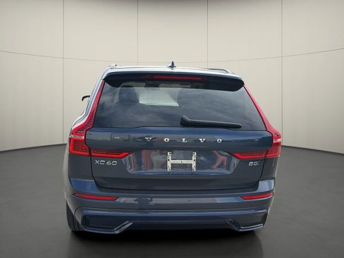 Used 2018 Volvo XC60 T5 Momentum w/ Convenience Package AWD/4WD image 6