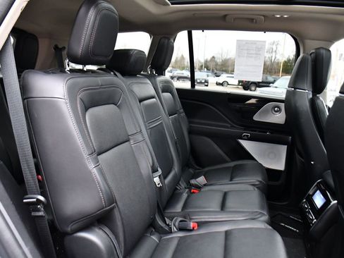 Used 2022 Lincoln Aviator Reserve w/ Equipment Group 201A image 18