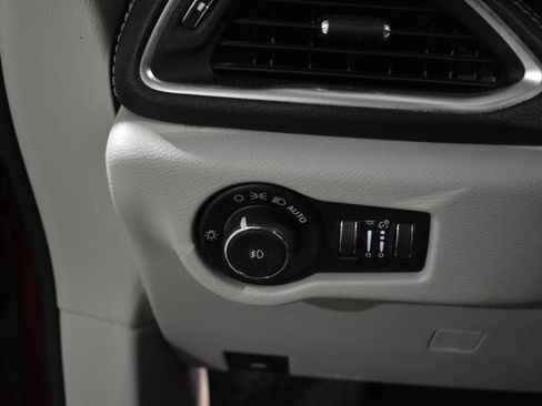 Used 2023 Chrysler Pacifica Limited w/ Trailer Tow Group image 18