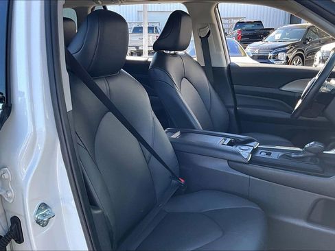 Used 2024 Toyota Grand Highlander XLE image 29