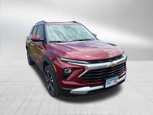 Used 2024 Chevrolet TrailBlazer LT w/ LT Cold Weather Package AWD/4WD image 11