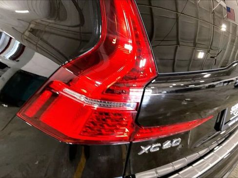 Certified 2023 Volvo XC60 B5 Ultimate AWD/4WD image 33