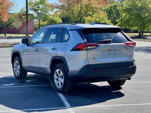 Used 2021 Toyota RAV4 LE image 5