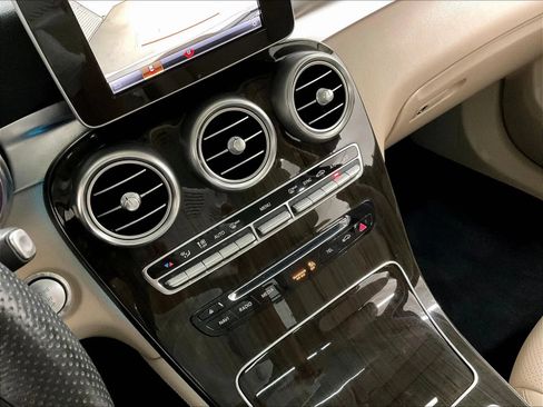 Used 2019 Mercedes-Benz GLC 300 image 24