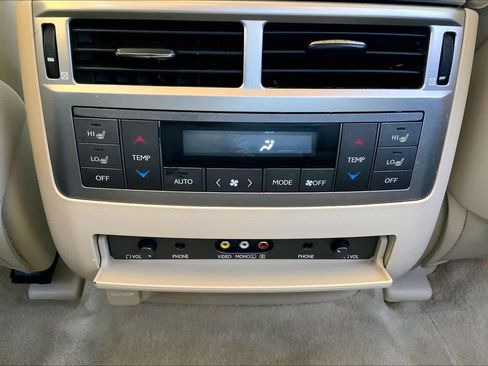 Used 2013 Lexus LX 570 4WD image 34