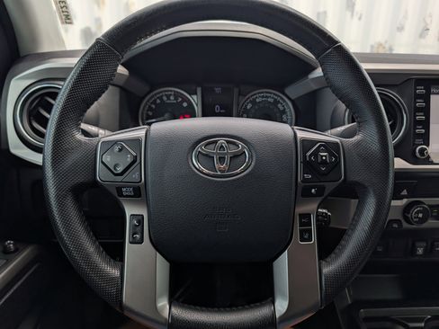 Used 2020 Toyota Tacoma SR5 image 29