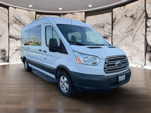 Used 2018 Ford Transit 350 XLT RWD image 3