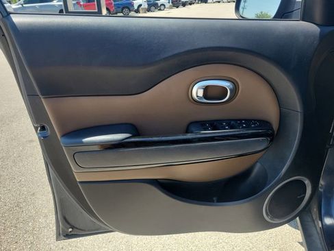 Used 2016 Kia Soul + w/ Audio Package FWD image 12