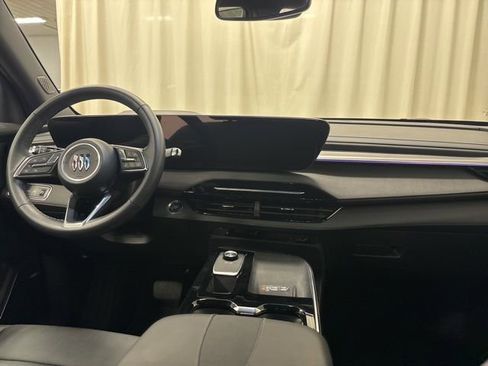 Used 2025 Buick Enclave Preferred image 17