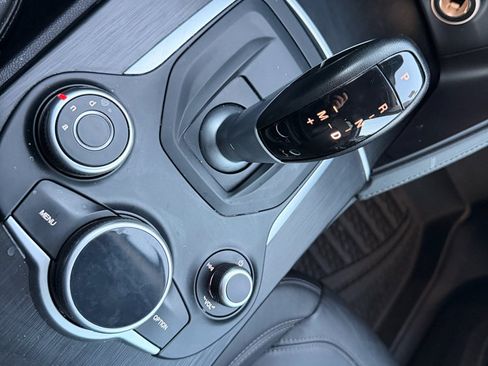 Used 2019 Alfa Romeo Stelvio AWD image 35