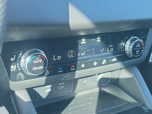 New 2026 Mitsubishi Outlander SEL FWD image 33