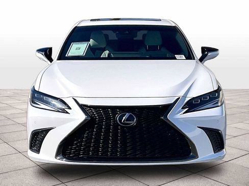 Used 2024 Lexus ES 300h F Sport FWD image 3