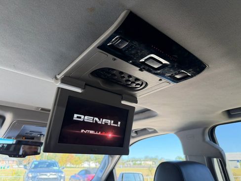 Used 2016 GMC Yukon XL Denali w/ Open Road Package image 23