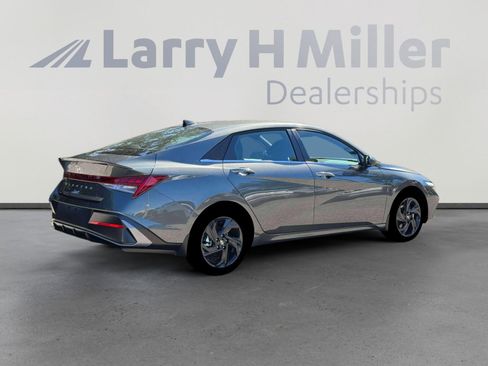 New 2026 Hyundai Elantra SEL Sport Premium FWD image 8