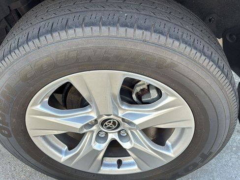 Used 2021 Toyota RAV4 XLE image 11