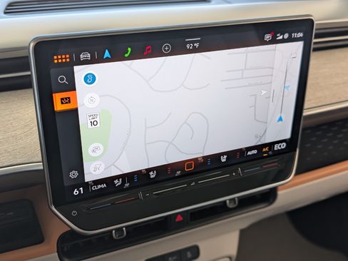 Used 2025 Volkswagen ID. Buzz Pro S Plus RWD image 27