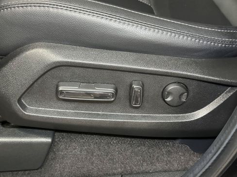 Certified 2023 Honda Pilot Touring image 23