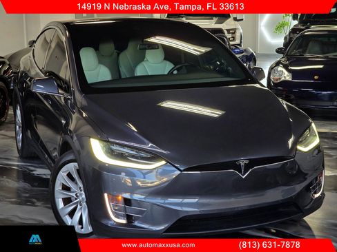 Used 2017 Tesla Model X 75D image 1