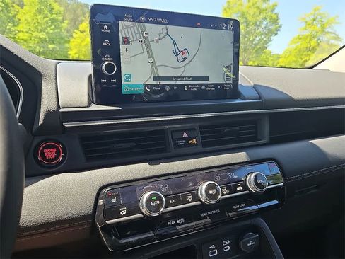 New 2025 Honda Pilot Touring image 13