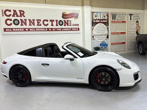 Used 2019 Porsche 911 Targa 4 GTS image 14