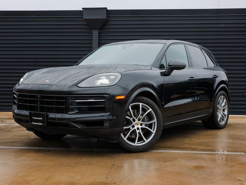 Certified 2024 Porsche Cayenne image 1