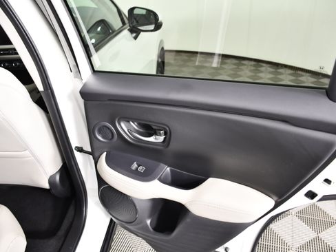Certified 2025 Honda HR-V EX-L image 43