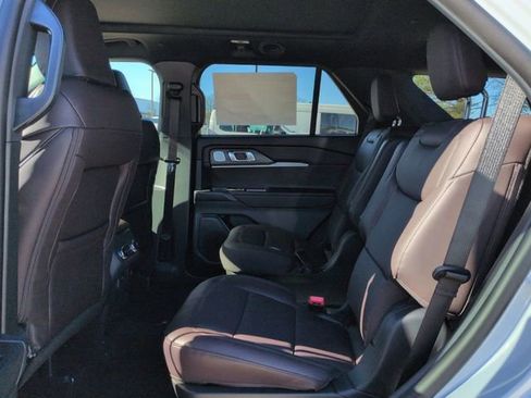 New 2026 Ford Explorer Platinum image 14