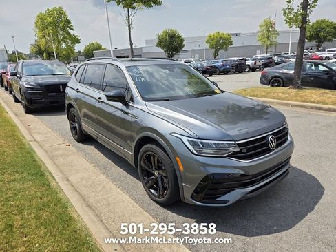 Used 2023 Volkswagen Tiguan SE R-Line FWD image 6