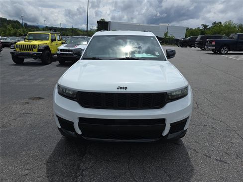 Used 2022 Jeep Grand Cherokee L Laredo AWD/4WD image 8