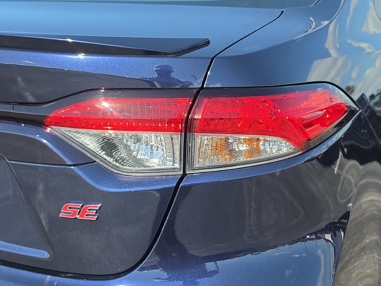 Used 2025 Toyota Corolla SE w/ SE Premium Package FWD image 8