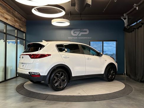 Used 2022 Kia Sportage LX w/ LX AWD Value Edition Package image 3