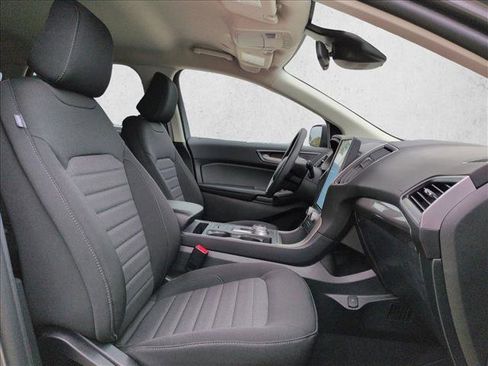 Certified 2024 Ford Edge SE image 20