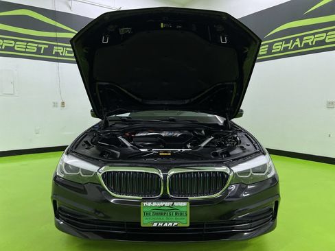 Used 2019 BMW 530e w/ Convenience Package RWD image 4