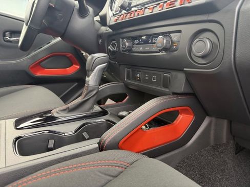 Certified 2025 Nissan Frontier PRO-4X w/ Tow Package image 29