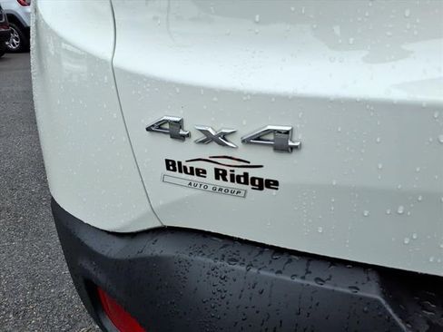 Used 2023 Jeep Renegade Latitude AWD/4WD image 6