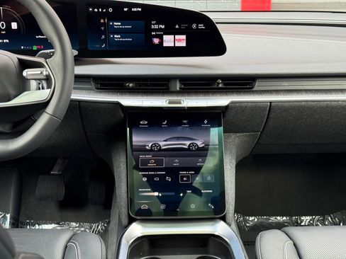Used 2023 Lucid Air Touring AWD/4WD image 28