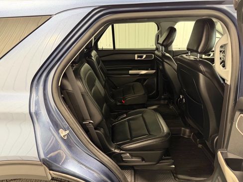Used 2020 Ford Explorer XLT w/ Equipment Group 202A AWD/4WD image 14