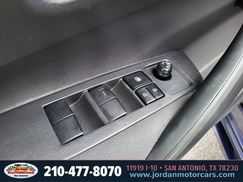 Used 2022 Toyota Corolla LE FWD image 18