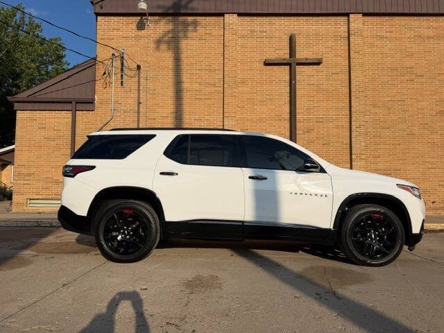 Used 2020 Chevrolet Traverse Premier w/ Redline Edition AWD/4WD image 3