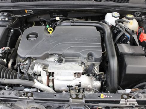 Used 2024 Chevrolet Malibu LT FWD image 32