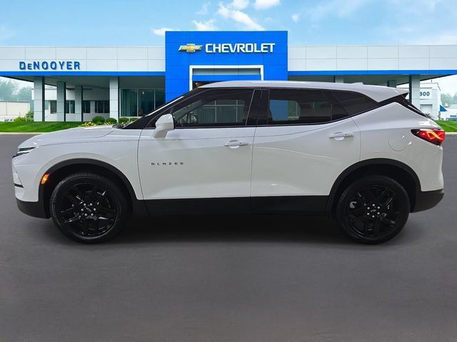 New 2025 Chevrolet Blazer LT FWD image 10