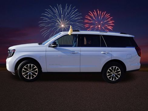 Certified 2025 Ford Expedition Platinum AWD/4WD image 9