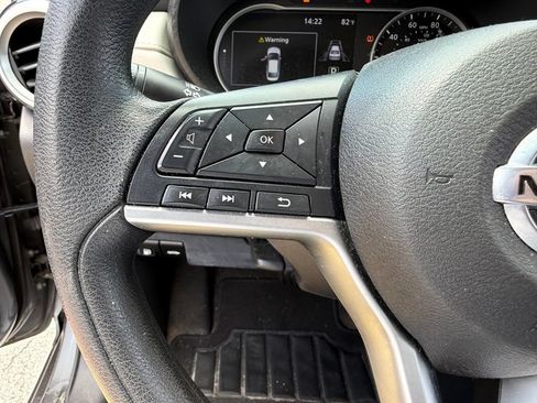 Used 2021 Nissan Versa SV FWD image 24