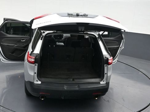 Used 2021 Chevrolet Traverse LS image 36