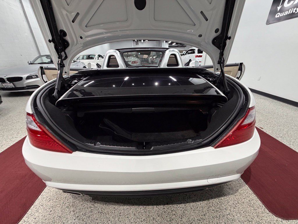 Used 2016 Mercedes-Benz SLK 350 image 39