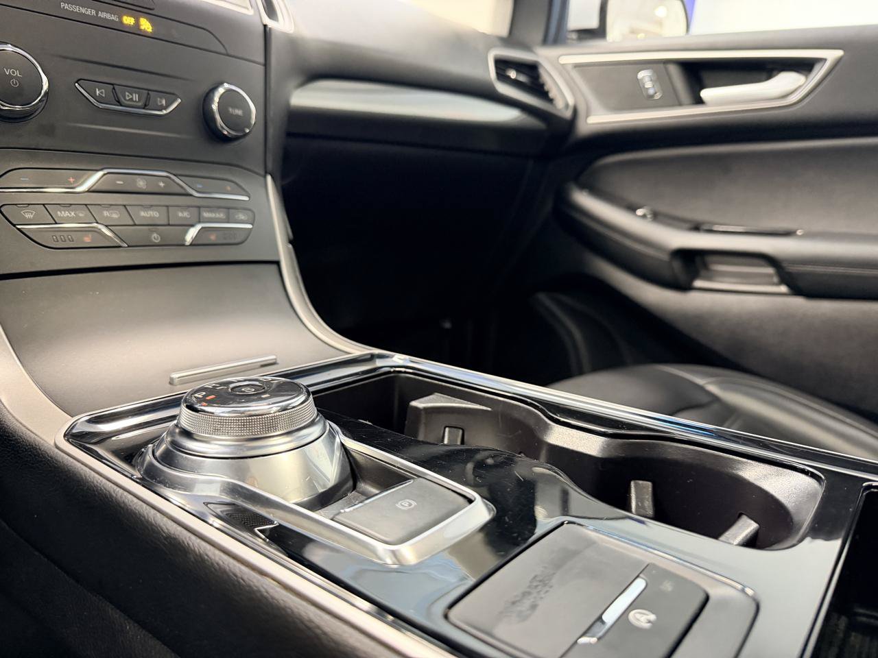 Used 2019 Ford Edge SEL w/ Equipment Group 201A AWD/4WD image 32