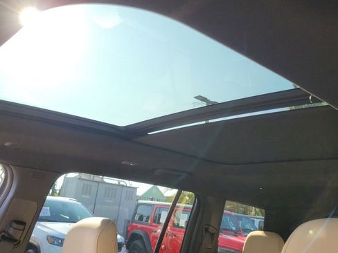 New 2025 Jeep Grand Cherokee L Limited w/ Black Appearance Package image 30