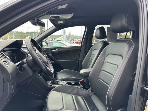 Used 2022 Volkswagen Tiguan SEL R-Line image 9